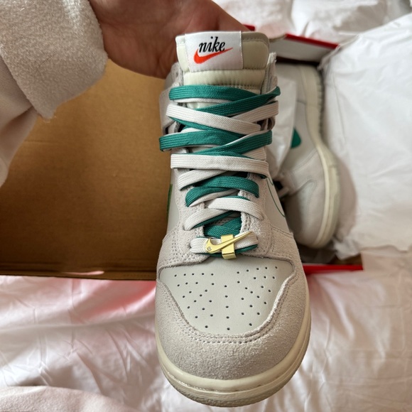 Nike Dunk- women 7.5 kids 6 - Picture 2 of 7